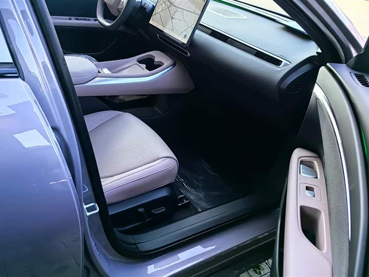 Фото 8 - XPeng Mona M03