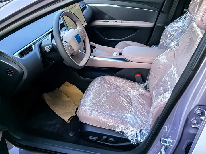 Фото 9 - XPeng Mona M03