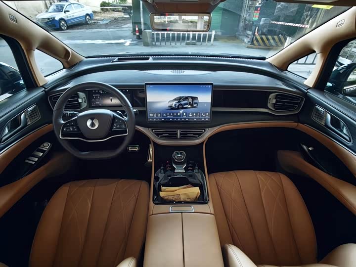 Фото 9 - Denza D9