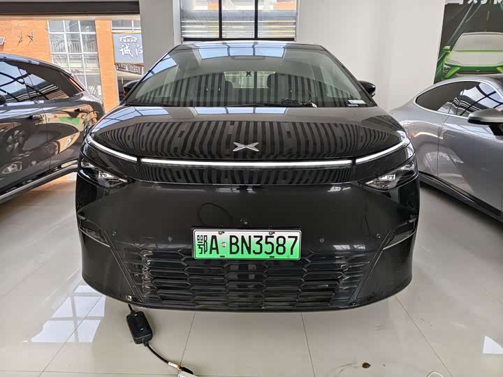 Фото 2 - XPeng X9