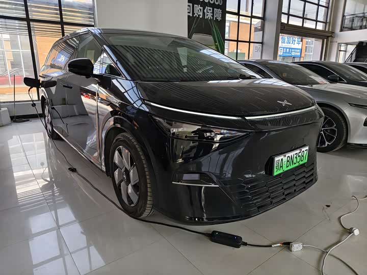 Фото 3 - XPeng X9