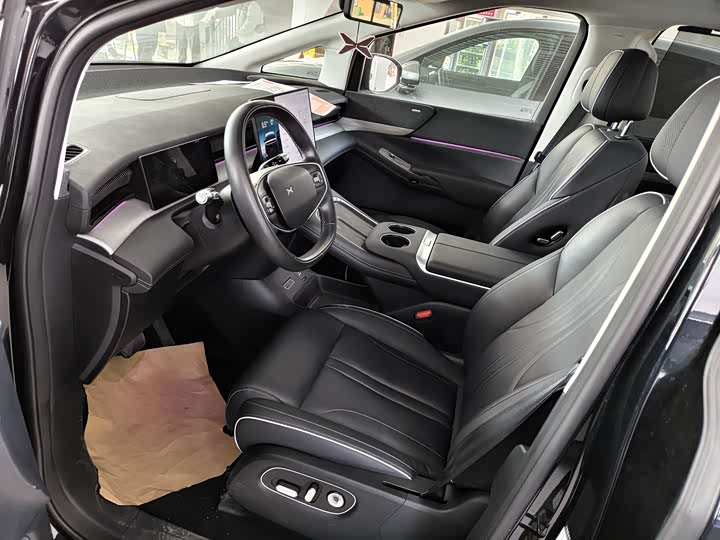 Фото 9 - XPeng X9