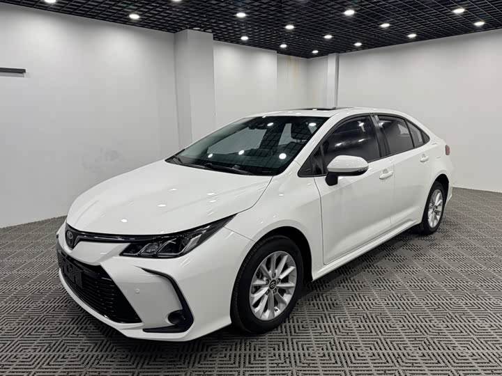 Фото 3 - Toyota Corolla