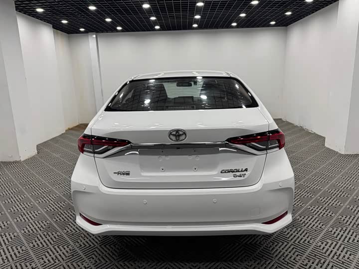 Фото 9 - Toyota Corolla