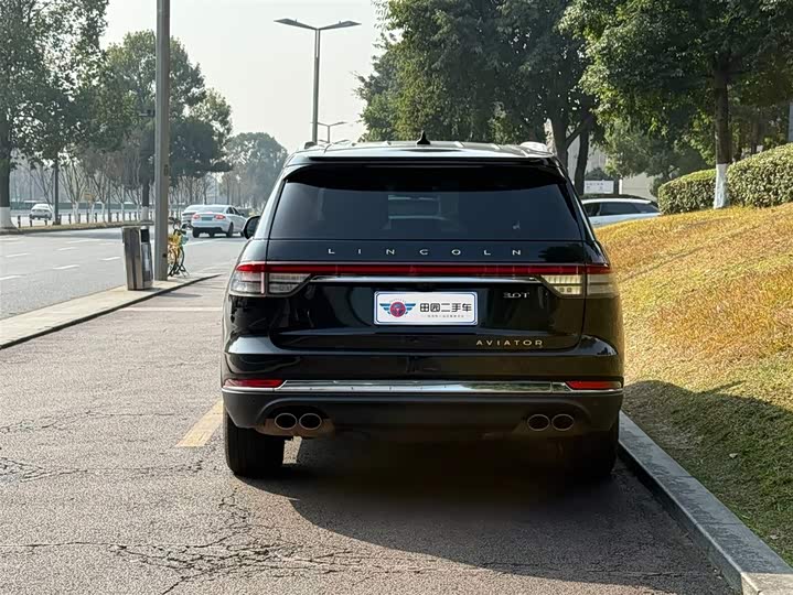 Фото 4 - Lincoln Aviator