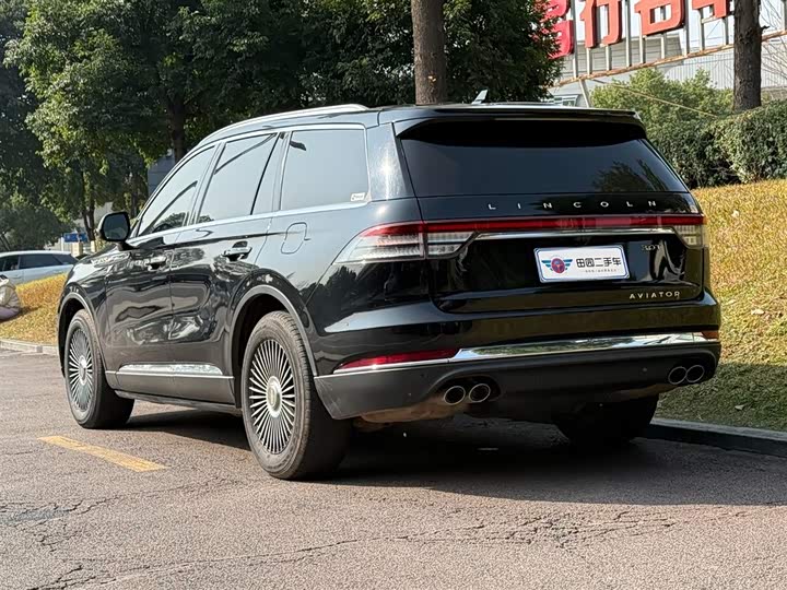 Фото 5 - Lincoln Aviator