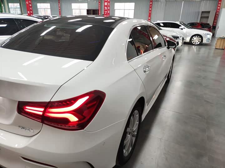 Фото 8 - Mercedes-Benz A-Class