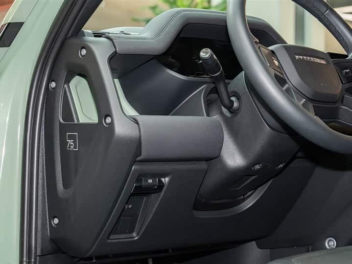 Фото 9 - Land Rover Defender