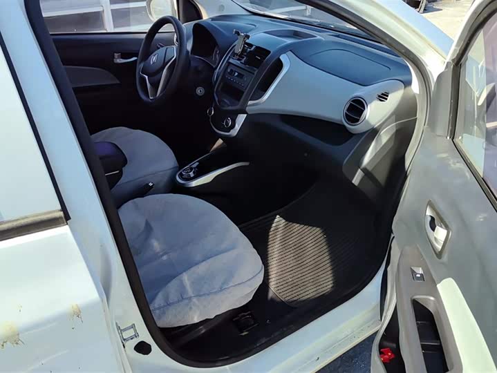 Фото 8 - Changan BenBen E-Star