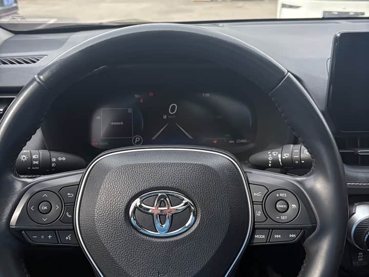 Фото 8 - Toyota Wildlander