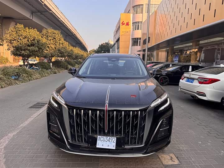 Фото 6 - Hongqi HS3 Hybrid