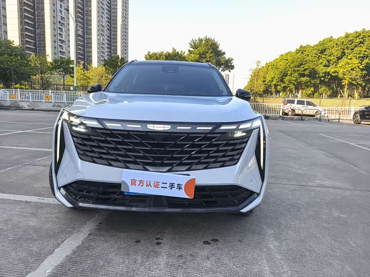 Фото 2 - Geely Atlas L