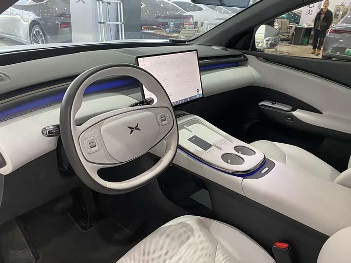 Фото 2 - XPeng G7