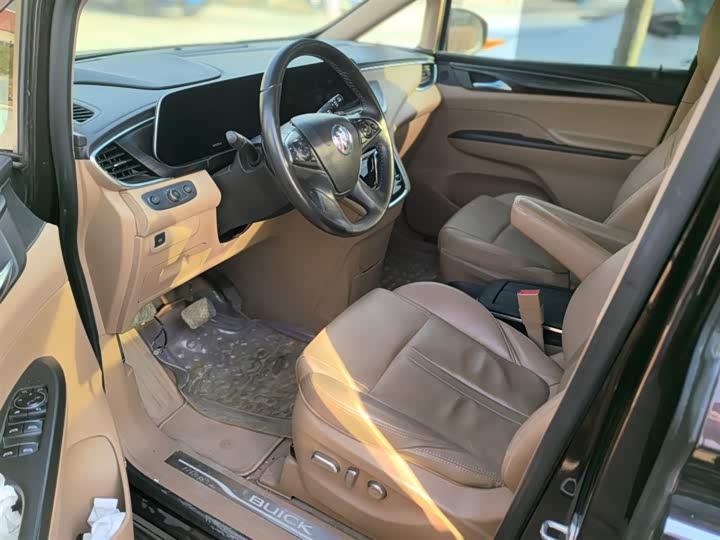 Фото 3 - Buick GL8 ES