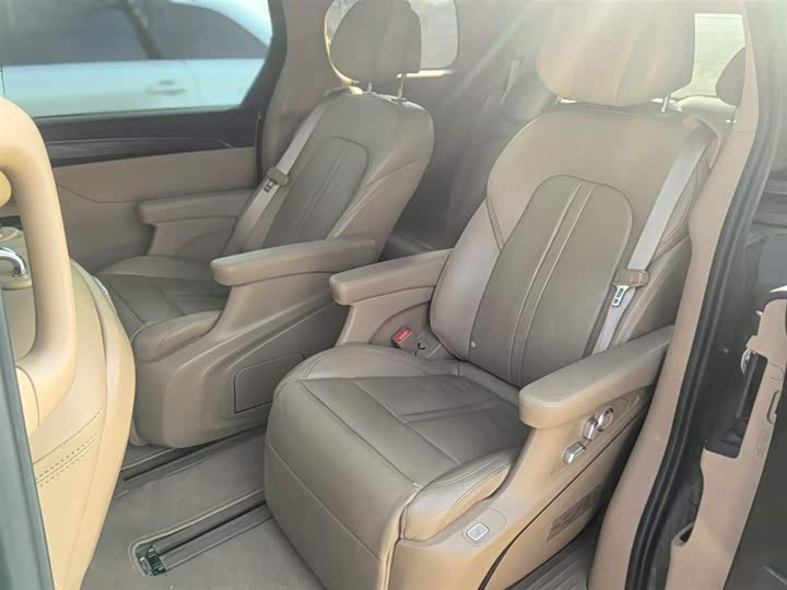 Фото 8 - Buick GL8 ES