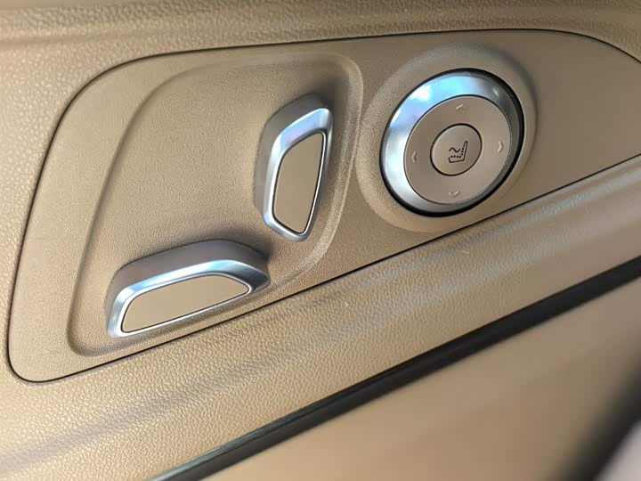 Фото 9 - Buick GL8 ES