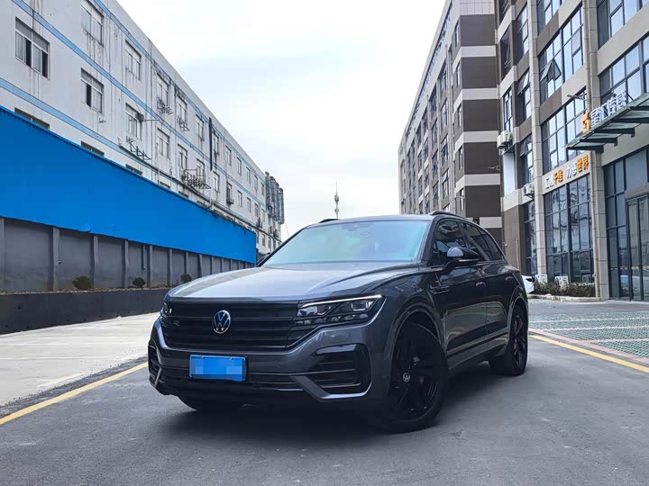 Фото 1 - Volkswagen Touareg