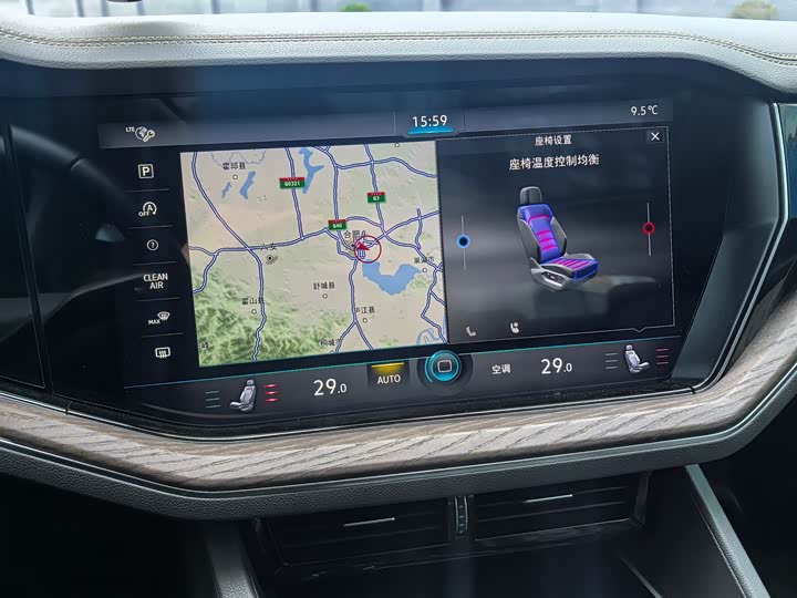 Фото 9 - Volkswagen Touareg