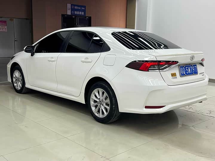 Фото 3 - Toyota Corolla