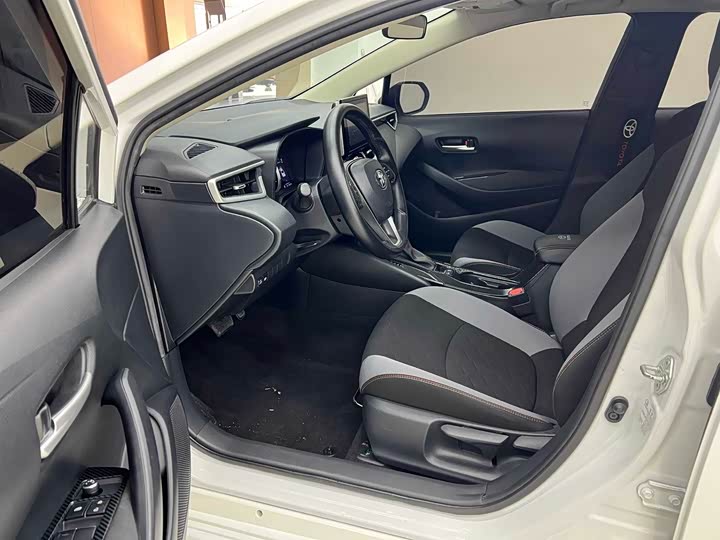 Фото 6 - Toyota Corolla