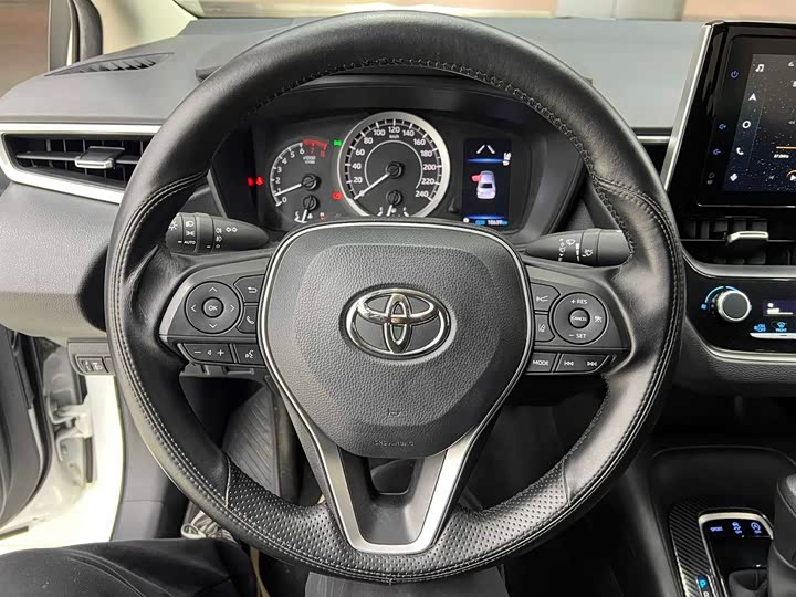 Фото 7 - Toyota Corolla