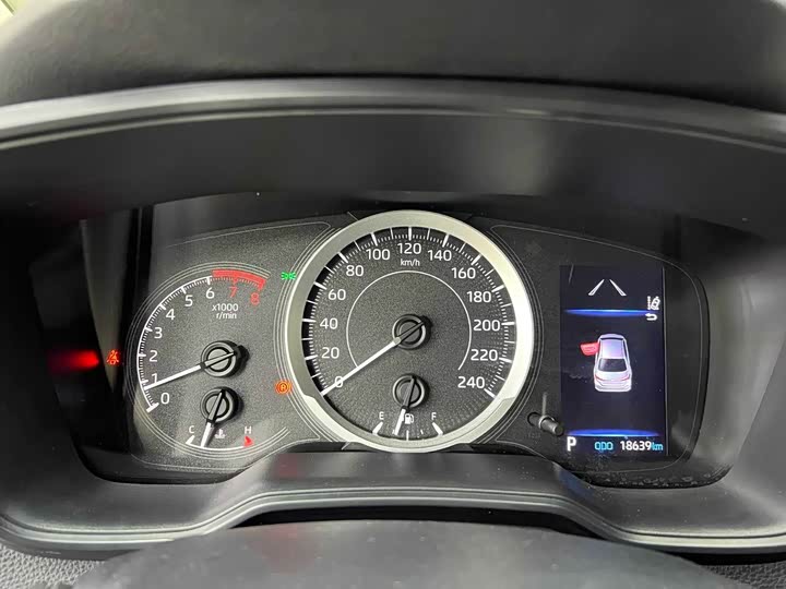 Фото 8 - Toyota Corolla