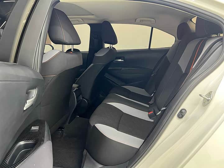 Фото 9 - Toyota Corolla