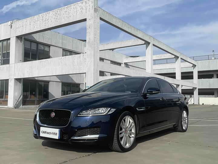 Фото 1 - Jaguar XF L