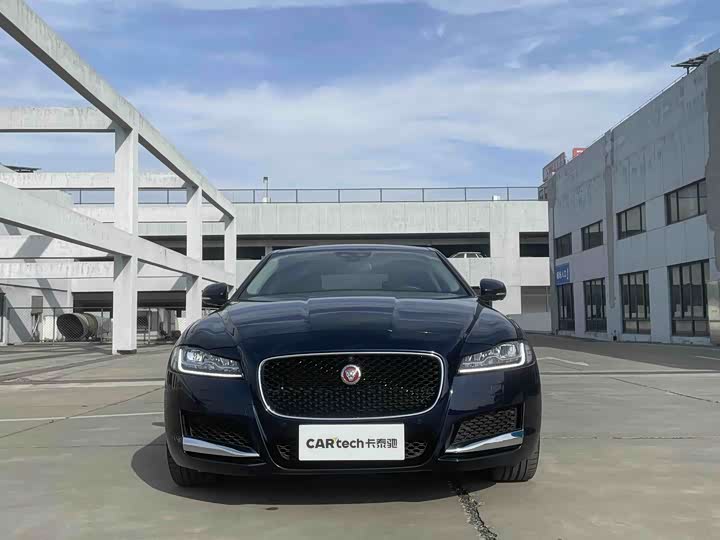 Фото 2 - Jaguar XF L