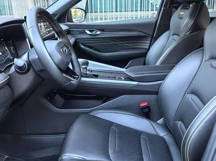 Фото 7 - Geely Preface