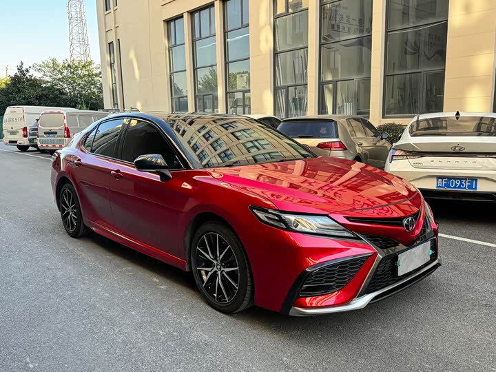 Фото 3 - Toyota Camry