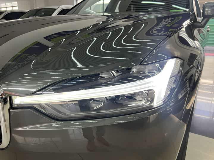 Фото 4 - Volvo XC60