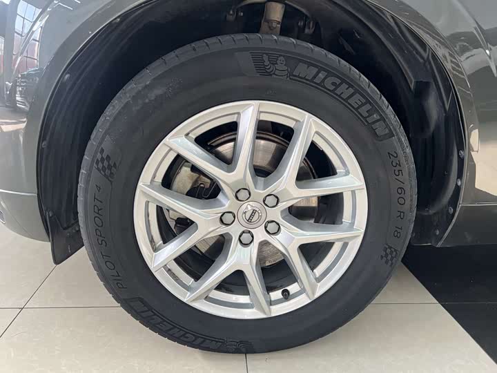 Фото 5 - Volvo XC60