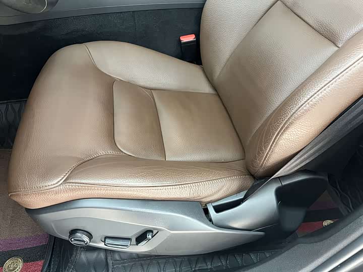 Фото 8 - Volvo XC60