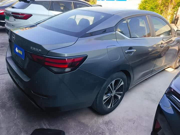 Фото 3 - Nissan Sylphy