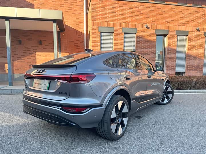 Фото 4 - Audi Q6L e-tron Sportback