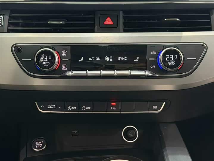 Фото 9 - Audi A4L