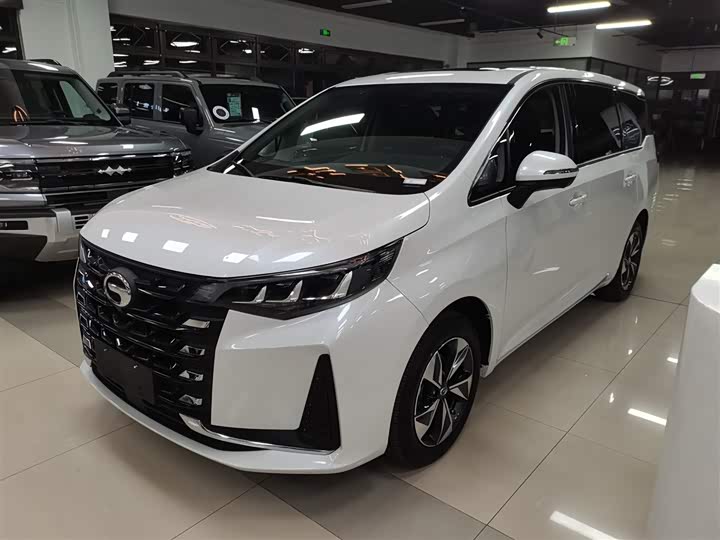 Фото 2 - GAC Trumpchi M6