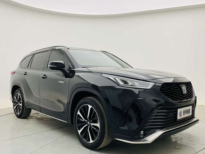 Фото 3 - Toyota Crown Kluger