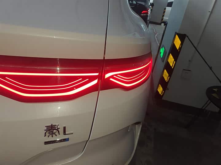 Фото 8 - BYD Qin L