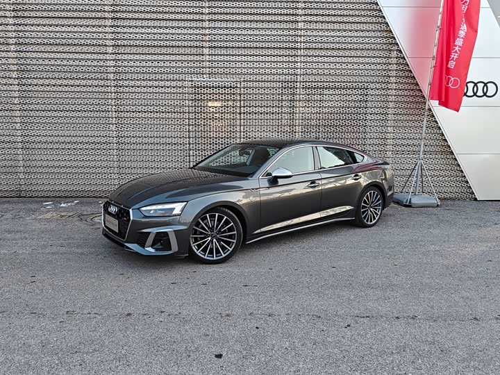 Фото 1 - Audi A5