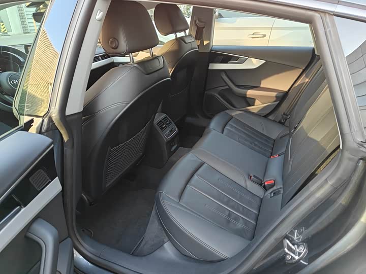 Фото 9 - Audi A5