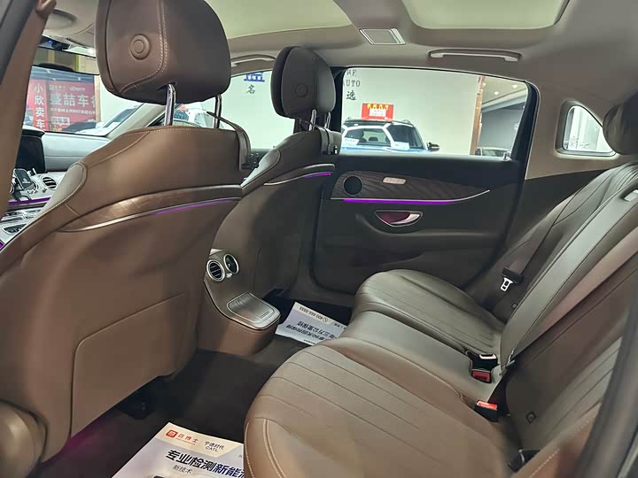 Фото 6 - Mercedes-Benz E-Class