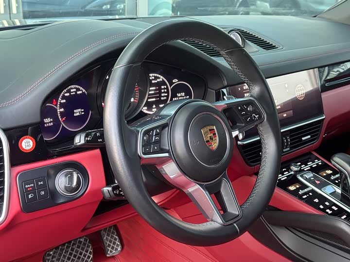 Фото 8 - Porsche Cayenne