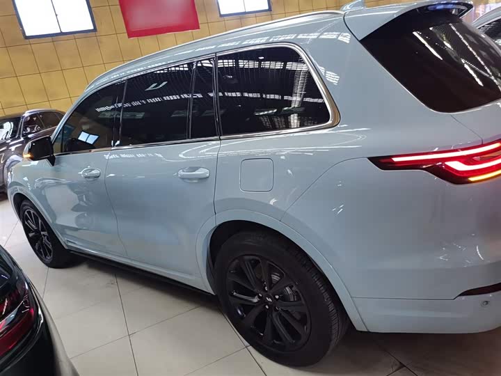 Фото 5 - LiXiang One