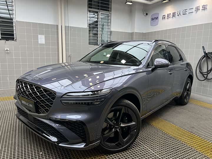 Фото 1 - Genesis GV70