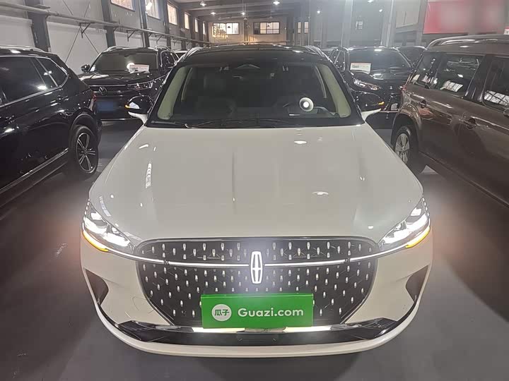 Фото 3 - Lincoln Corsair