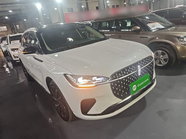 Фото 4 - Lincoln Corsair