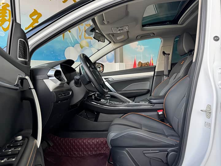 Фото 7 - Geely Coolray