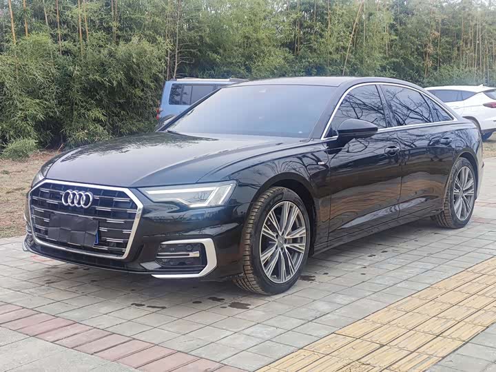 Фото 1 - Audi A6L